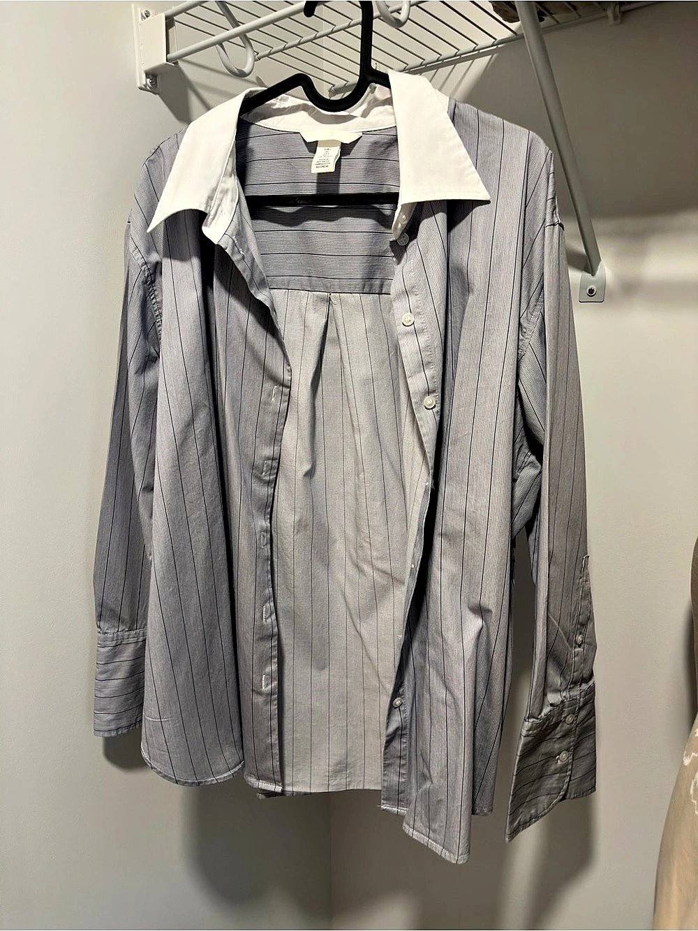 H&Medium Striped Button Down in Blue & White Size L